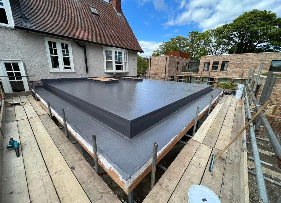 Flat roof installation